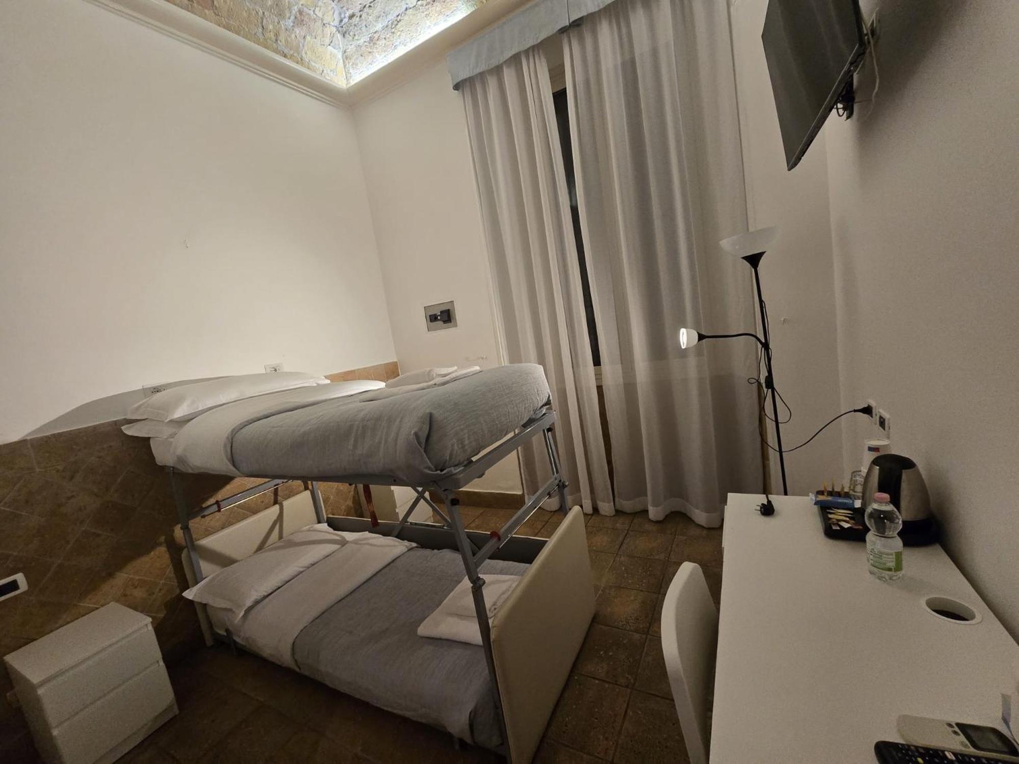Check In Rome — Foto 1